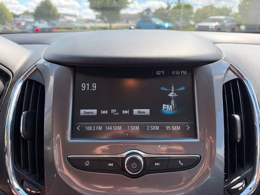 Used 2017 Chevrolet Cruze LT FWD image 12