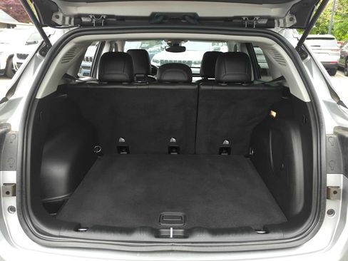 Used 2022 Jeep Compass Latitude w/ Sun and Sound Group AWD/4WD image 32