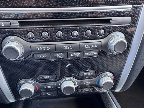Used 2020 Nissan Pathfinder SL FWD image 27