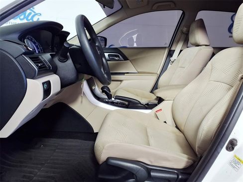Used 2015 Honda Accord LX image 9