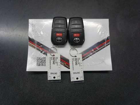 Used 2024 Toyota Tundra Limited image 19