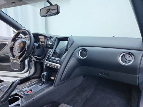 Used 2010 Nissan GT-R Premium AWD/4WD image 30