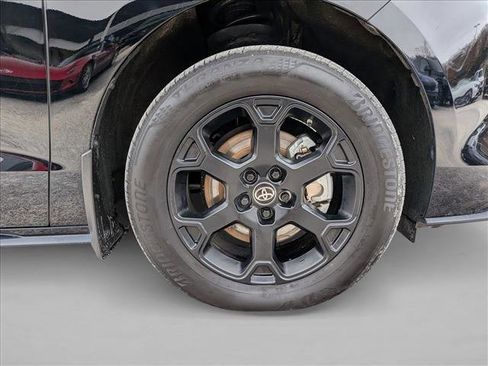 Used 2025 Toyota Sienna XLE Woodland Edition image 27