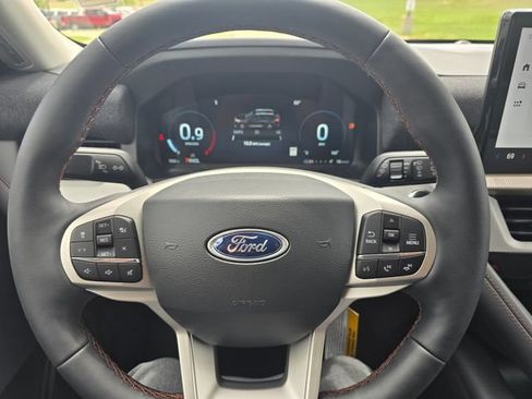New 2026 Ford Explorer Active w/ Active Comfort Package AWD/4WD image 18