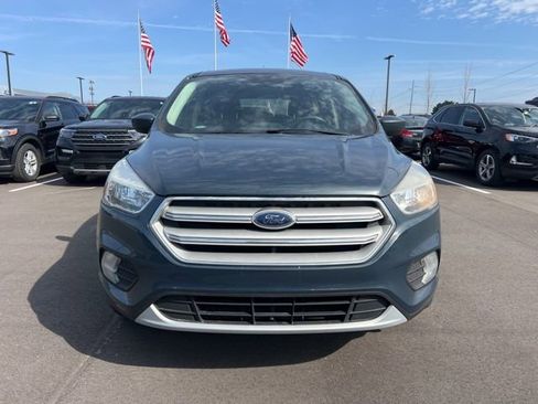Used 2019 Ford Escape SE image 2