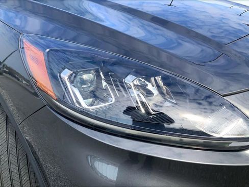 Certified 2020 Ford Escape SE image 24