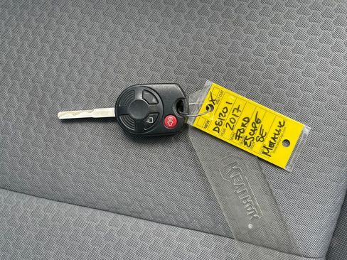 Used 2017 Ford Escape SE FWD image 26