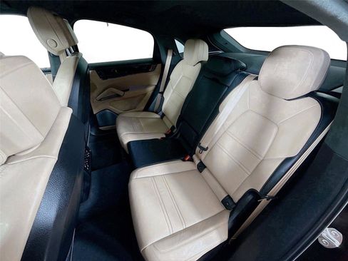 Used 2025 Porsche Cayenne Turbo AWD/4WD image 21