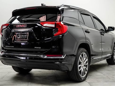 Used 2023 GMC Terrain Denali w/ Denali Premium Package image 12