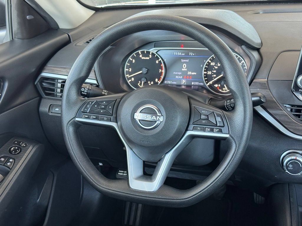 Used 2025 Nissan Altima 2.5 SV FWD image 22