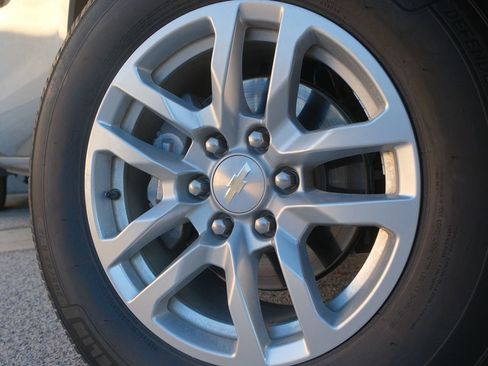 Used 2021 Chevrolet Silverado 1500 LT image 33