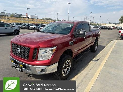 Used 2019 Nissan Titan SV AWD/4WD image 3