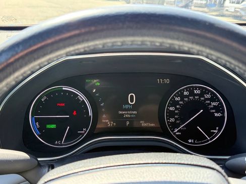 Used 2020 Toyota Avalon XLE w/ Moonroof Package FWD image 31