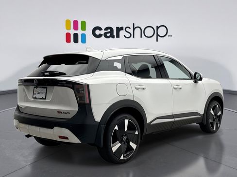 Used 2025 Nissan Kicks SR image 5