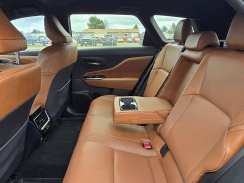 Used 2025 Toyota Crown Signia XLE image 17