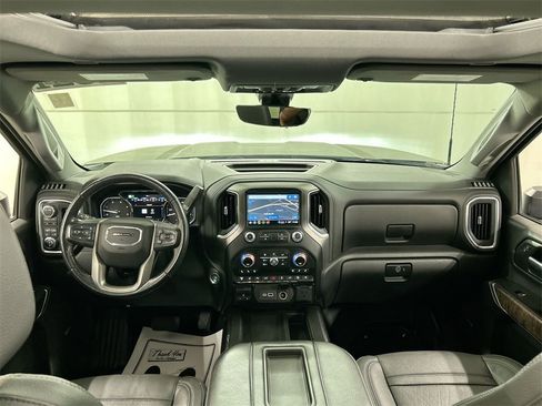 Used 2021 GMC Sierra 3500 Denali w/ Denali Black Diamond Edition image 19
