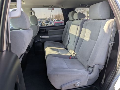 Used 2019 Toyota Sequoia SR5 image 29