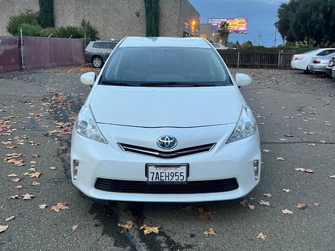 Used 2013 Toyota Prius V Two image 2