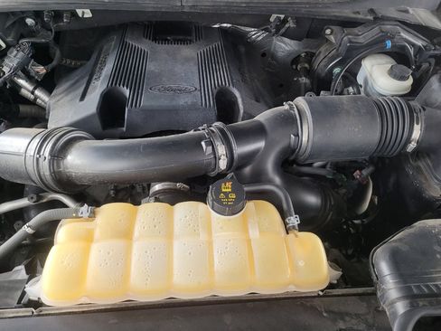 Used 2017 Ford F150 Platinum w/ Equipment Group 701A Luxury image 30