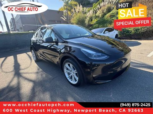 Used 2024 Tesla Model Y Long Range AWD/4WD image 1