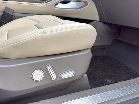 Used 2024 Lincoln Nautilus Premier AWD/4WD image 24