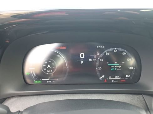 Used 2023 Toyota Crown XLE image 18