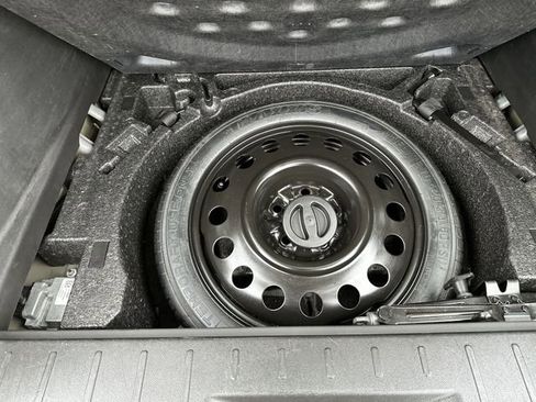 Used 2015 Chevrolet Equinox LT w/ Chrome Appearance Package image 28