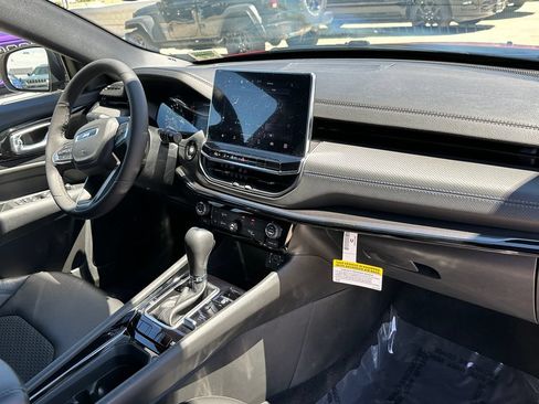 New 2026 Jeep Compass Latitude AWD/4WD image 12