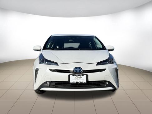 Used 2022 Toyota Prius LE AWD/4WD image 2