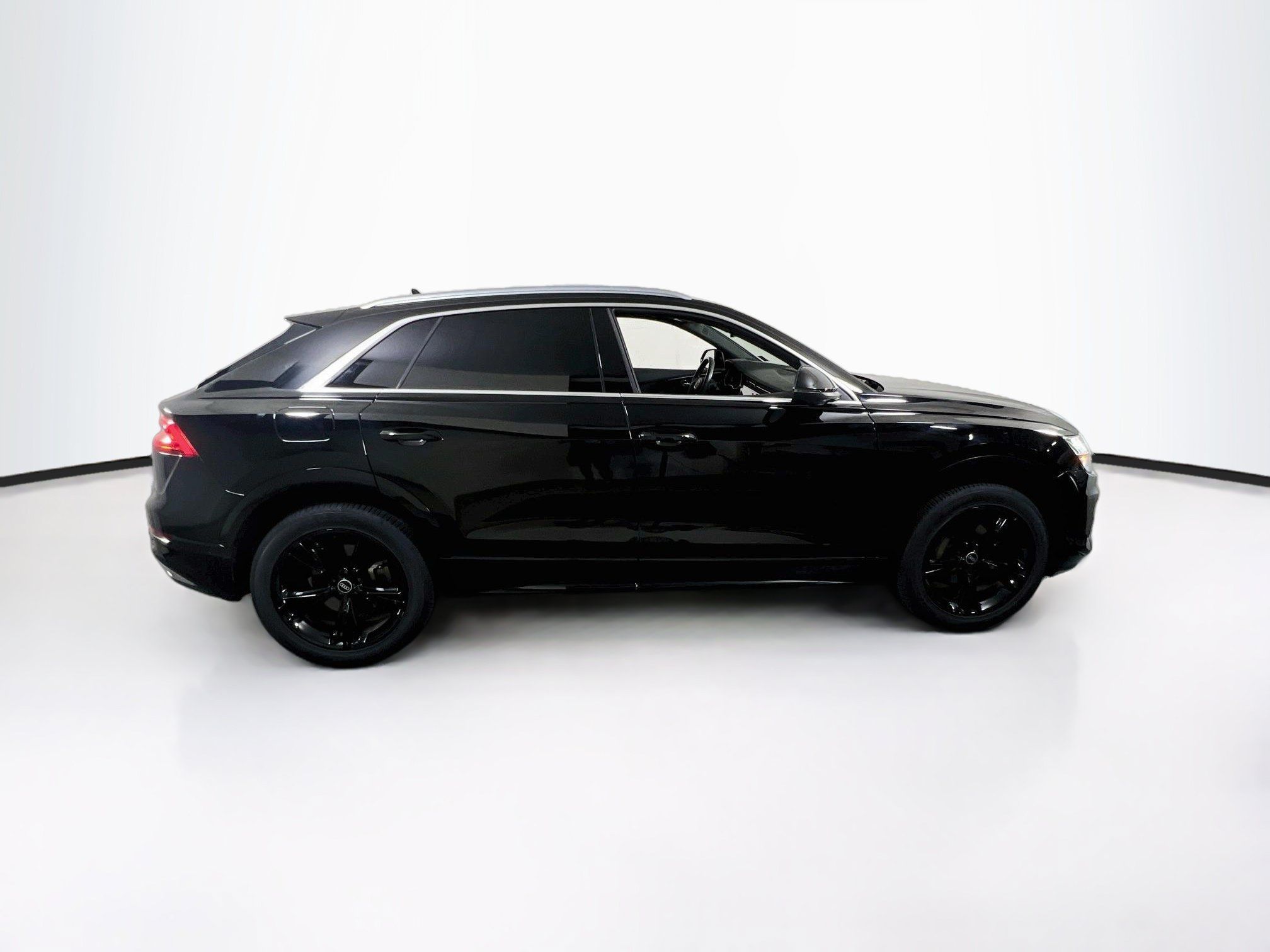 Used 2021 Audi Q8 Premium Plus w/ Premium Plus Package AWD/4WD image 4