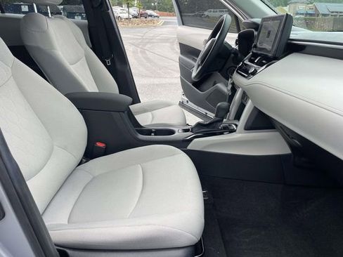 Used 2024 Toyota Corolla Cross L FWD image 23