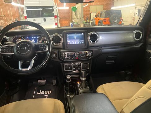 Used 2021 Jeep Gladiator Overland AWD/4WD image 28