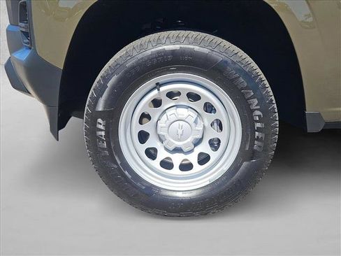 Used 2024 Chevrolet Colorado W/T image 27