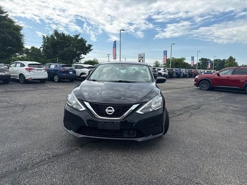 Used 2019 Nissan Sentra SV w/ Exterior Package FWD image 8