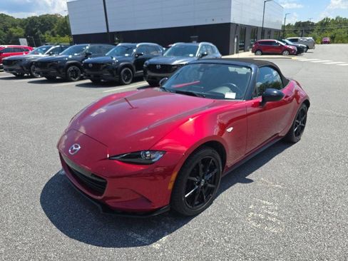 Certified 2022 MAZDA MX-5 Miata Club RWD image 7
