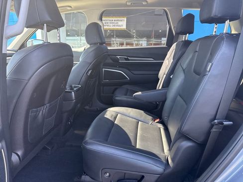 Used 2025 Kia Telluride S image 30