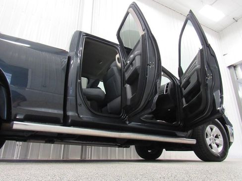 Used 2019 RAM 1500 Classic SLT AWD/4WD image 21