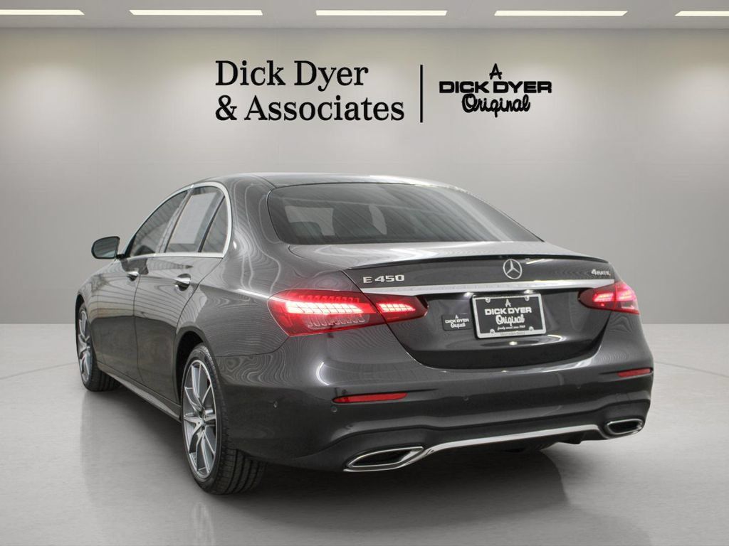 Used 2023 Mercedes-Benz E 450 4MATIC Sedan image 9