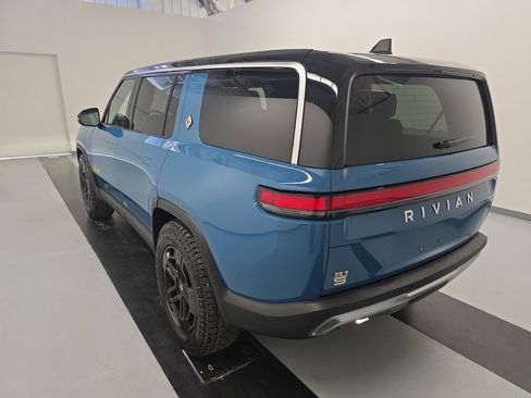 Used 2023 Rivian R1S Adventure AWD/4WD image 3
