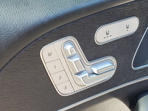 Used 2025 Mercedes-Benz GLE 450 4MATIC image 18