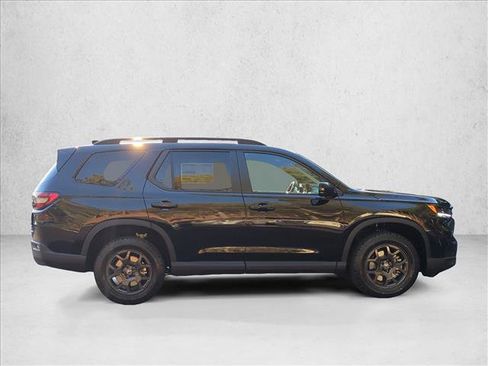 New 2025 Honda Pilot TrailSport image 4
