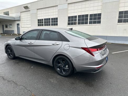 Certified 2023 Hyundai Elantra SEL FWD image 4