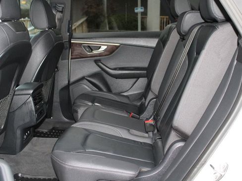 Used 2019 Audi Q8 Premium image 38