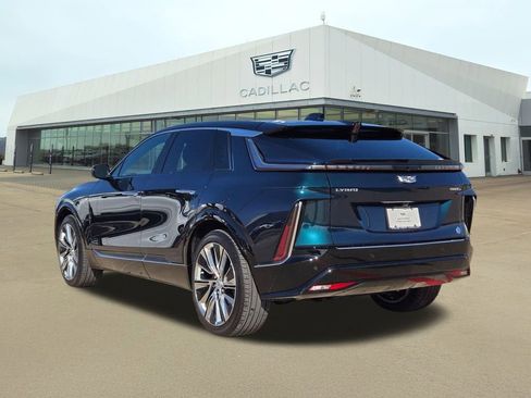 Certified 2025 Cadillac Lyriq Luxury w/ Nappa Leather Package image 4