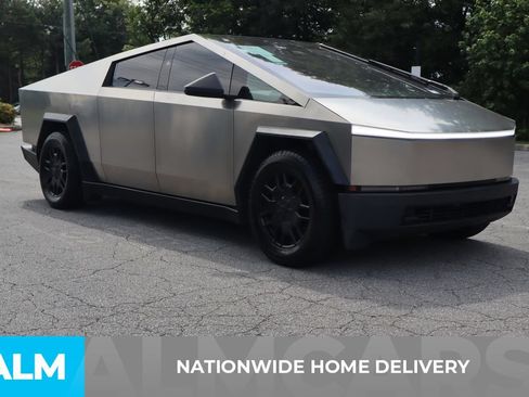 Used 2024 Tesla Cybertruck AWD Crew Cab image 4