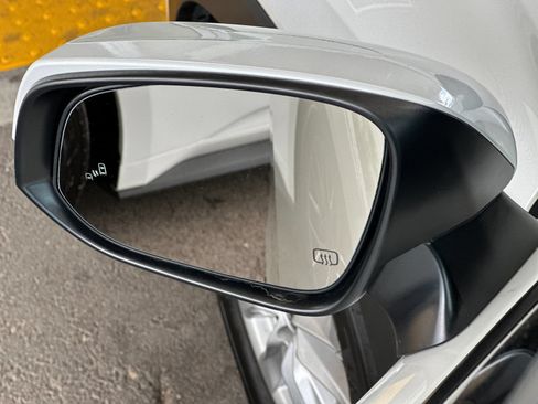 Used 2024 Toyota Corolla Cross LE FWD image 37