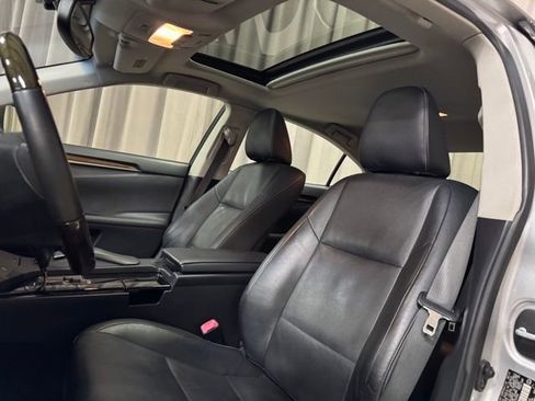Used 2014 Lexus ES 350 w/ Luxury Package FWD image 30
