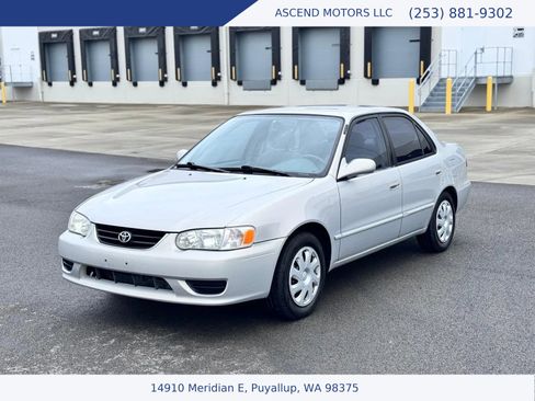 Used 2001 Toyota Corolla LE image 1