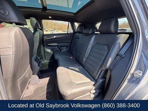 Certified 2025 Volkswagen Atlas Cross Sport SEL R-Line AWD/4WD image 10