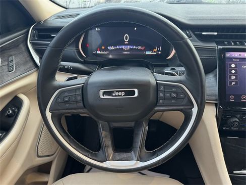 Used 2021 Jeep Grand Cherokee L Limited image 11